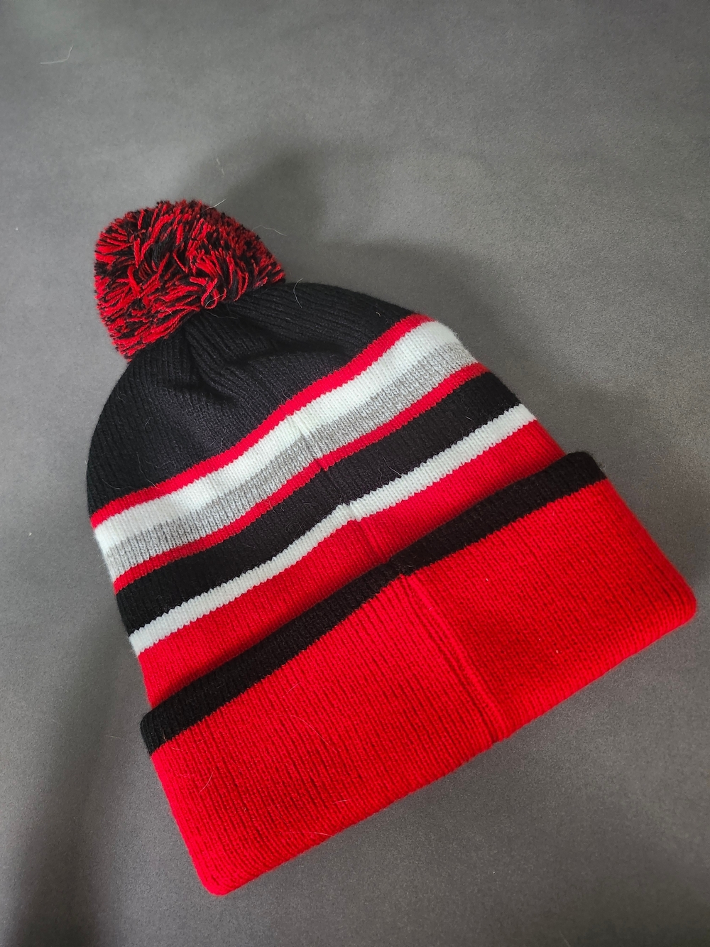 New NFL Tampa Bay Buccaneers Strip Pom Pom Knit Beanie | Sz OSFM | Unisex NWOT - Picture 2 of 4